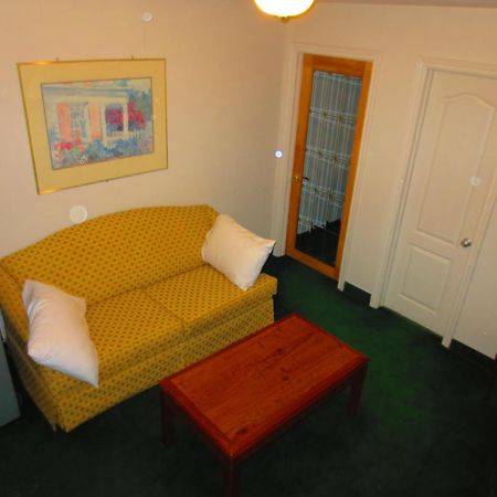 Canadiana Motel Hanover Εξωτερικό φωτογραφία