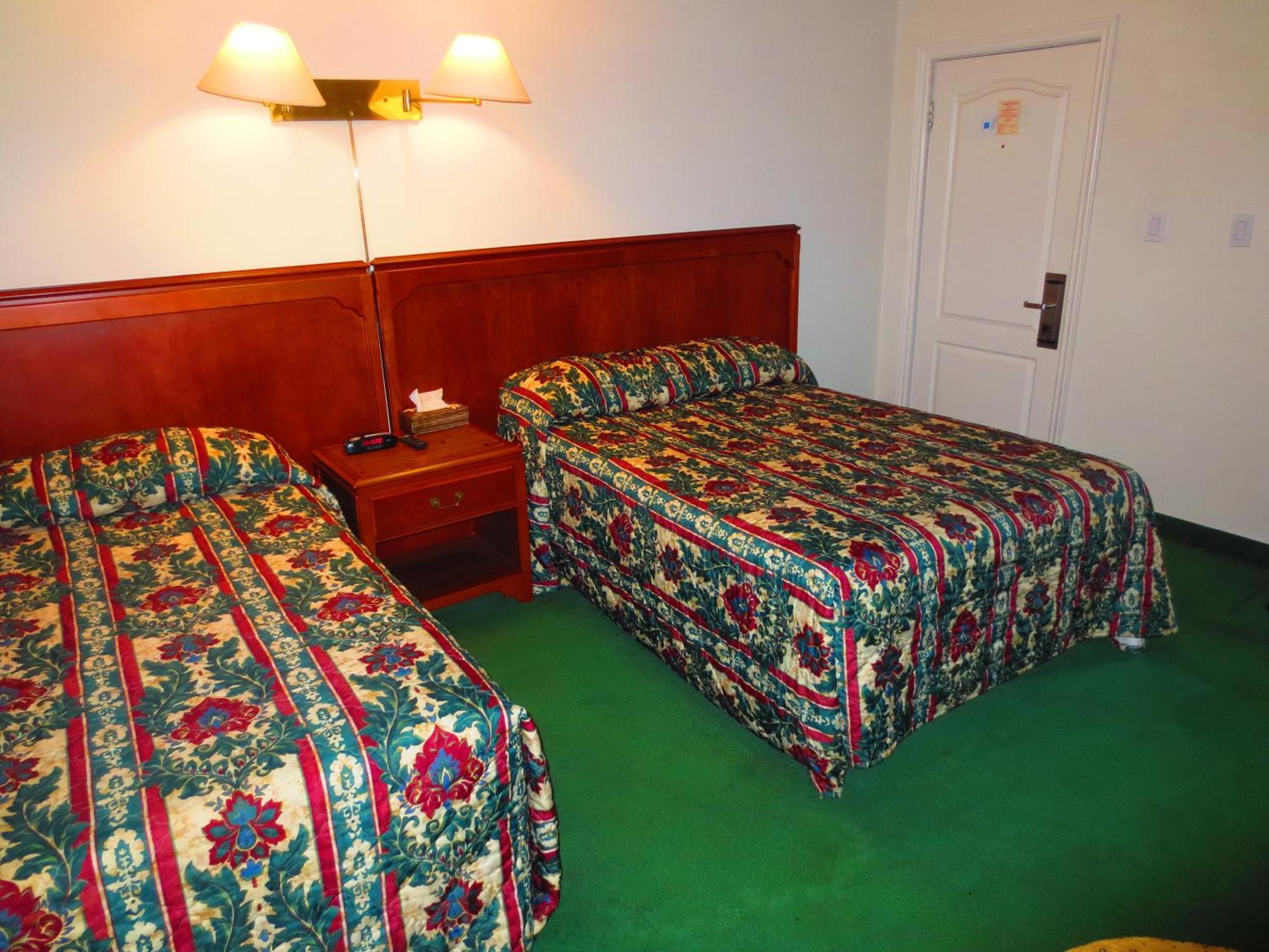 Canadiana Motel Hanover Εξωτερικό φωτογραφία