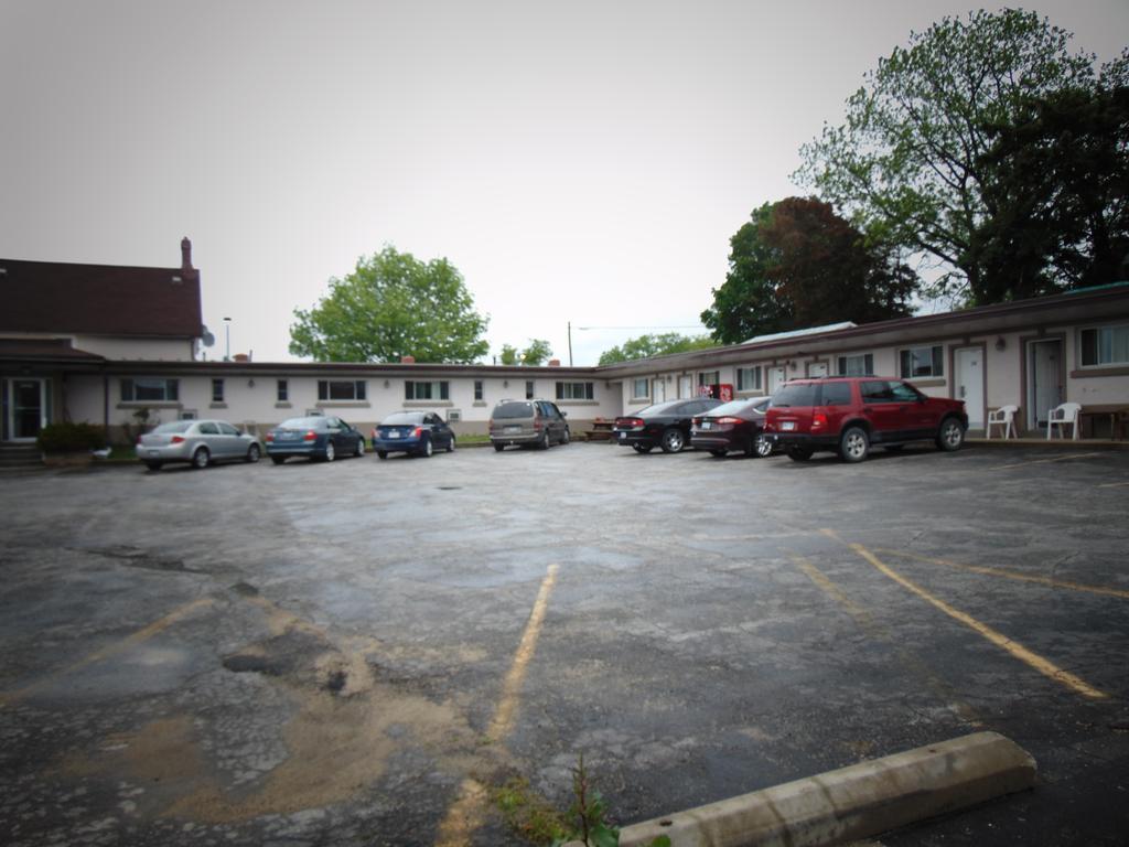 Canadiana Motel Hanover Εξωτερικό φωτογραφία
