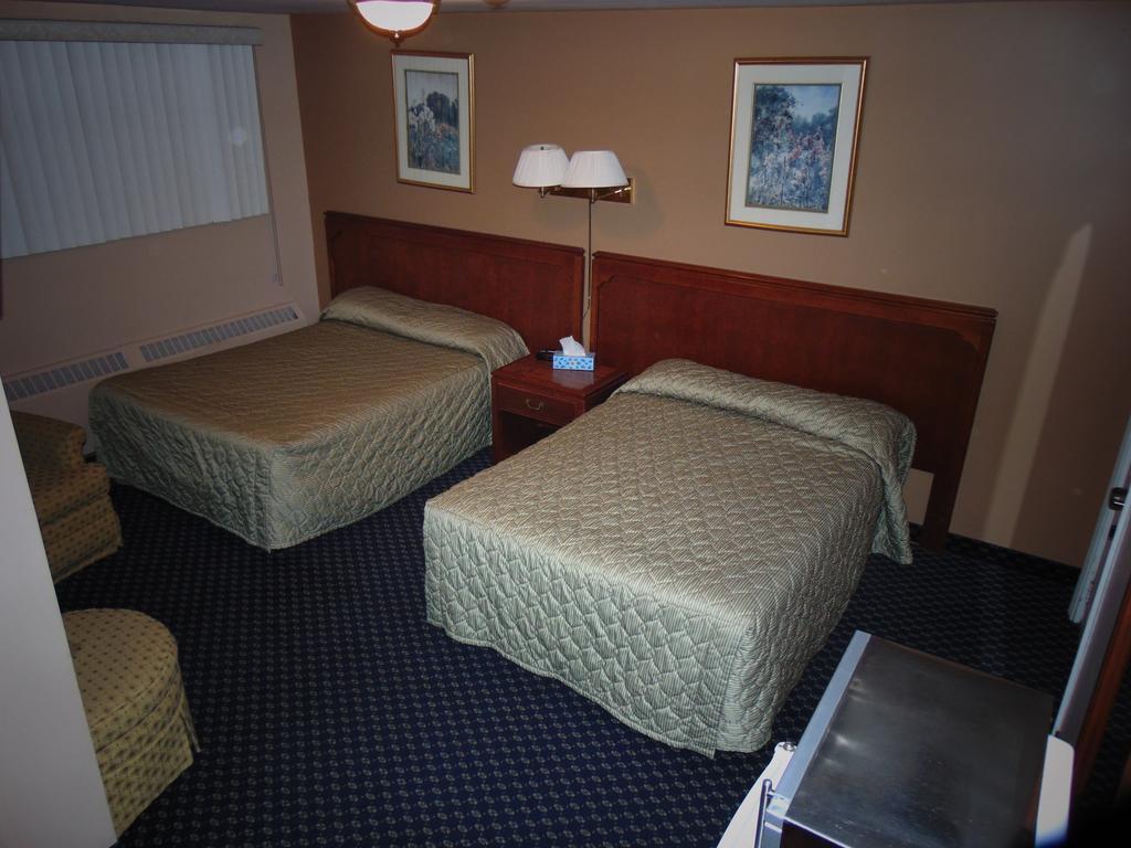 Canadiana Motel Hanover Εξωτερικό φωτογραφία